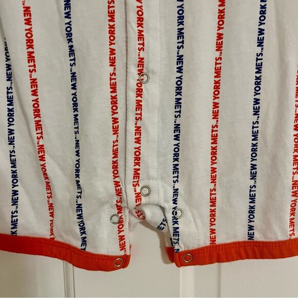 MLB Baseball Mets 24M NWOT Genuine On-Site Merchandise Onesie, Halloween Costume - Picture 4 of 6